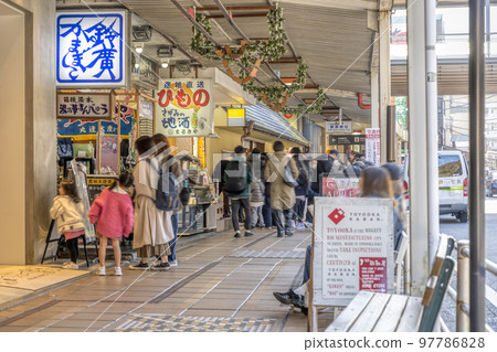 神奈川縣箱根湯本站前廣場商店街 神奈川縣箱根湯本站前廣場商店街 97786828