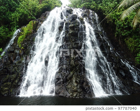 Kepirohi waterfall in Pohnpei, Micronesia Kepirohi waterfall in Pohnpei, Micronesia 97787040