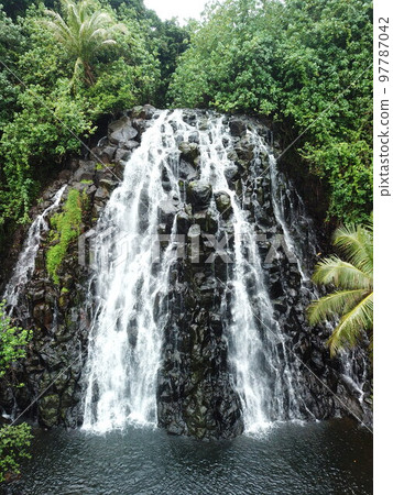 Kepirohi waterfall in Pohnpei, Micronesia Kepirohi waterfall in Pohnpei, Micronesia 97787042