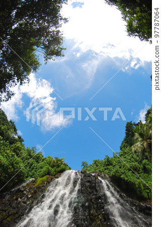 Kepirohi waterfall in Pohnpei, Micronesia 97787064