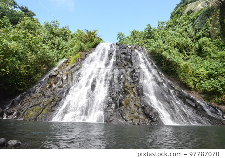 Kepirohi waterfall in Pohnpei, Micronesia Kepirohi waterfall in Pohnpei, Micronesia 97787070