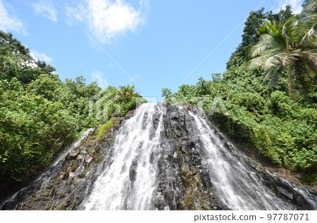 Kepirohi waterfall in Pohnpei, Micronesia Kepirohi waterfall in Pohnpei, Micronesia 97787071