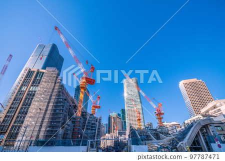 Tokyo cityscape in Japan, Toranomon / Azabudai area, looking for a type 1 urban redevelopment = December 29, 2022 97787471