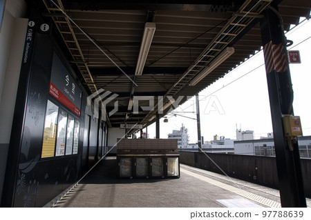 JR West Osaka Loop Line Imamiya Station platform 97788639