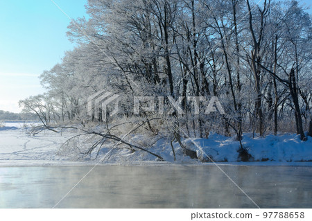Lake Utonai and the air storm in the middle of winter Lake Utonai and the air storm in the middle of winter 97788658