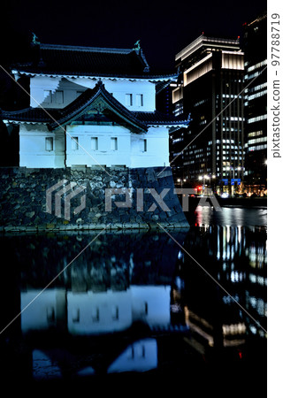 Night view of the light-up Tatsumi Yagura of the Tokyo Imperial Palace Night view of the light-up Tatsumi Yagura of the Tokyo Imperial Palace 97788719