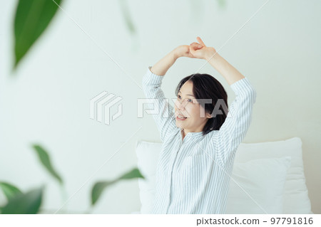 中年婦女的愉快覺醒 97791816