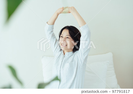 Pleasant awakening of middle-aged women Pleasant awakening of middle-aged women 97791817