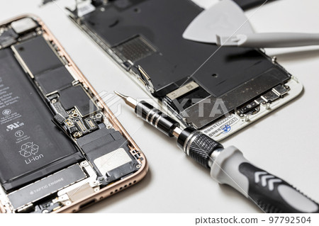 Smartphone repair 97792504