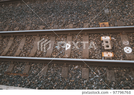 踪跡 足跡 跑道 97796768