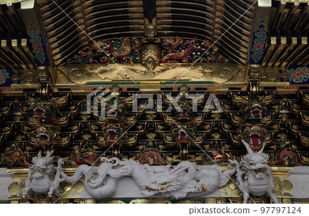 日光東照宮國寶陽明門正殿側面的粉筆龍 日光東照宮國寶陽明門正殿側面的粉筆龍 97797124