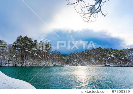 Five ginsenuma in winter 97800529