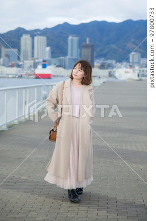 Walk around Kobe Port Female 97800733