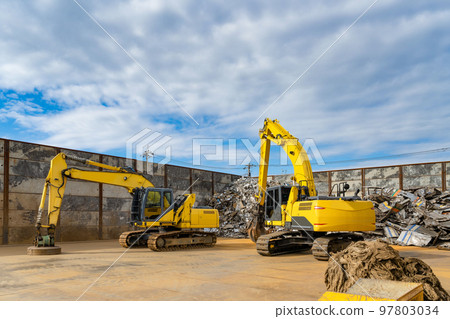 大量工業廢料堆積 大量工業廢料堆積 97803034