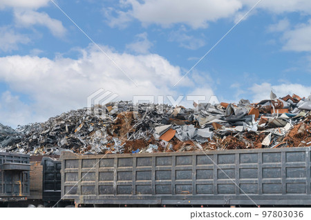 大量工業廢料堆積 大量工業廢料堆積 97803036