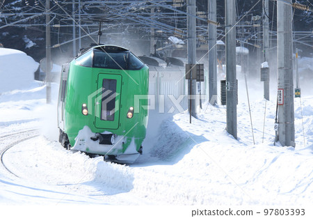 Limited express lilac running on the snowy Hakodate main line Limited express lilac 97803393