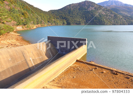 Spillway of Bessho Dam (Unzen City, Nagasaki Prefecture) Spillway of Bessho Dam (Unzen City, Nagasaki Prefecture) 97804333