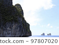 泰國風景秀麗的偏遠島嶼皮皮島，乘渡輪前往 97807020