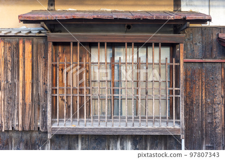 在日本岡山縣岡山市看到的古老而非常美麗的建築 在日本岡山縣岡山市看到的古老而非常美麗的建築 97807343