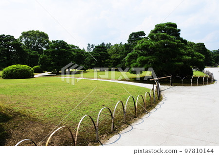 World Heritage Nijo Castle, a former imperial villa that has watched over Japan's history World Heritage Nijo Castle, a former imperial villa that has watched over Japan's history 97810144