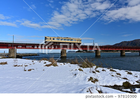 Yura River Bridge in winter 97810300