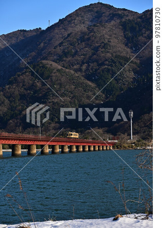 Yura River Bridge in winter 97810730