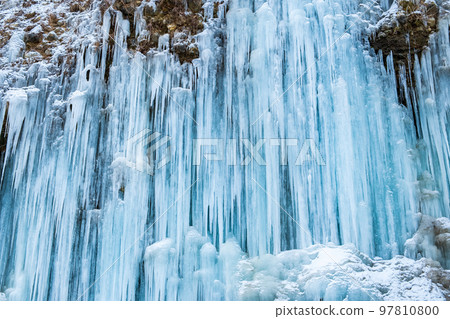 Shirakawa ice pillar group 97810800