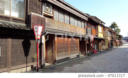 Kanazawa's Nishi Chaya District 97811317