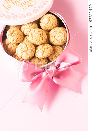 Almond flavored Italian traditional sweets "Amaretti" 97811490