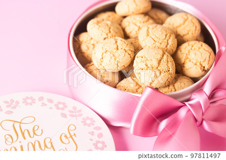 Almond flavored Italian traditional sweets "Amaretti" 97811497