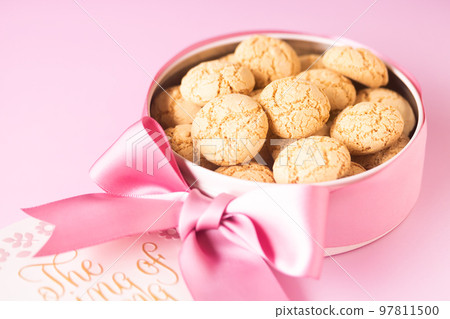 Almond flavored Italian traditional sweets "Amaretti" 97811500
