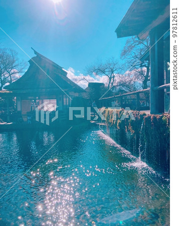 世界遺產忍野八海與水車 97812611