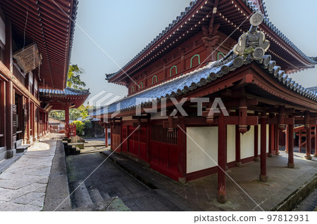 Temple of the Obaku sect, Sofuku-ji Temple "Daiyuhoden and Kaisando" [Nagasaki City, Nagasaki Prefecture] 97812931