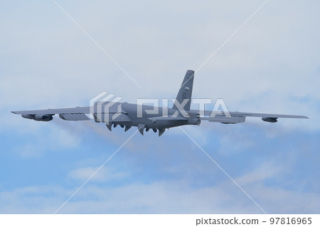 US Air Force B-52H bomber takeoff takeoff US Air Force B-52H bomber takeoff takeoff 97816965