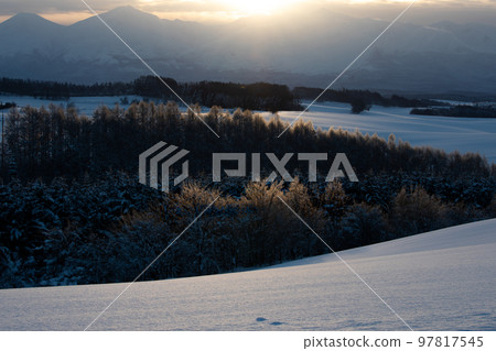 [北海道美瑛町] Hinode no Oka 97817545