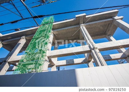 Osaka Prefecture Hankyu Line continuous grade crossing construction 97819250