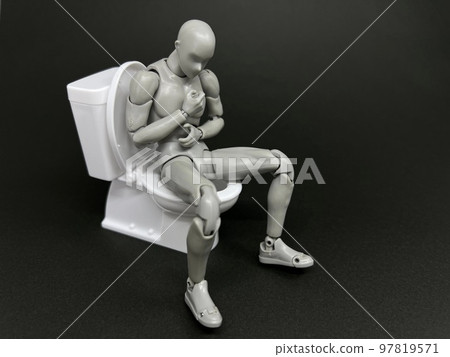娃娃在廁所心髒病發作 娃娃在廁所心髒病發作 97819571