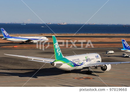 Green ANA aircraft ANA GREEN JET carbon neutral Green ANA aircraft ANA GREEN JET carbon neutral 97819668