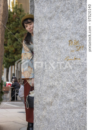 woman sticking her head out of the wall woman sticking her head out of the wall 97820140