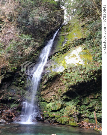 Biwa Falls [Miyoshi City, Tokushima Prefecture] Kazura Bridge 97820642