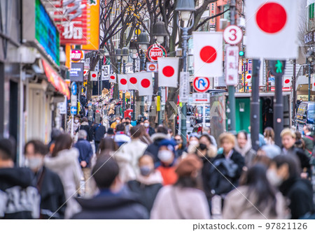Tokyo cityscape in Japan New Year's Eve. Dogenzaka (under Dogenzaka) in front of the bustling Shibuya 109 … = 31st Tokyo cityscape in Japan New Year's Eve. Dogenzaka (under Dogenzaka) in front of the bustling Shibuya 109 … = 31st 97821126