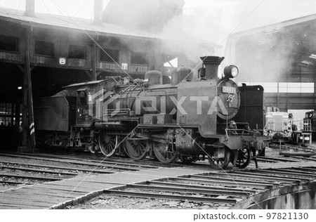 1969 年 8 月 26 日蒸汽機車 38671 Sakura Engine Depot 97821130