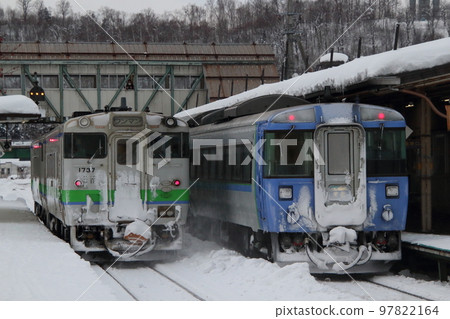 從上川站出發的特急大雪和普通列車 97822164