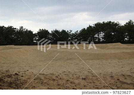 See Zenigata Sunae up close (inside Kotobiki Park) See Zenigata Sunae up close (inside Kotobiki Park) 97823627