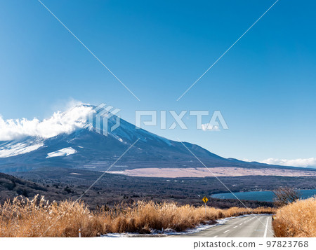 從全景平台看初冬的富士山 從全景平台看初冬的富士山 97823768