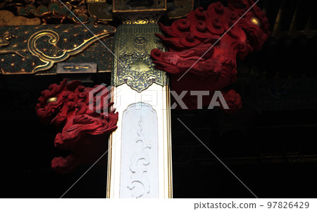 國寶山日光輪王寺太遊院正殿,阿加塔的紅獅子俯視著遊客 國寶山日光輪王寺太遊院正殿,阿加塔的紅獅子俯視著遊客 97826429
