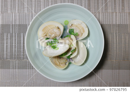 "Sake-steamed clams" home-cooked and rustic 97826795