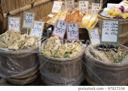 Kuromon Market Pickles (Osaka) Kuromon Market Pickles (Osaka) 97827106