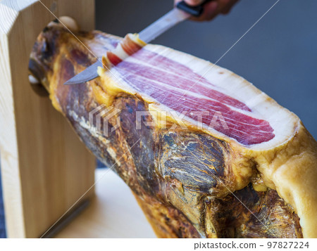 raw wood ham 97827224