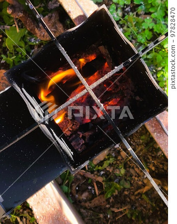 火箭爐材料背景野營災難停電停電 火箭爐材料背景野營災難停電停電 97828470